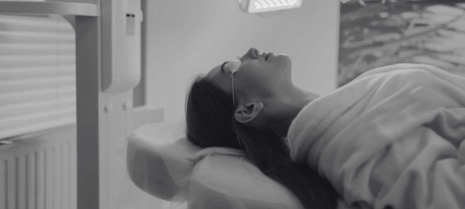 woman getting gentlewaves treatment